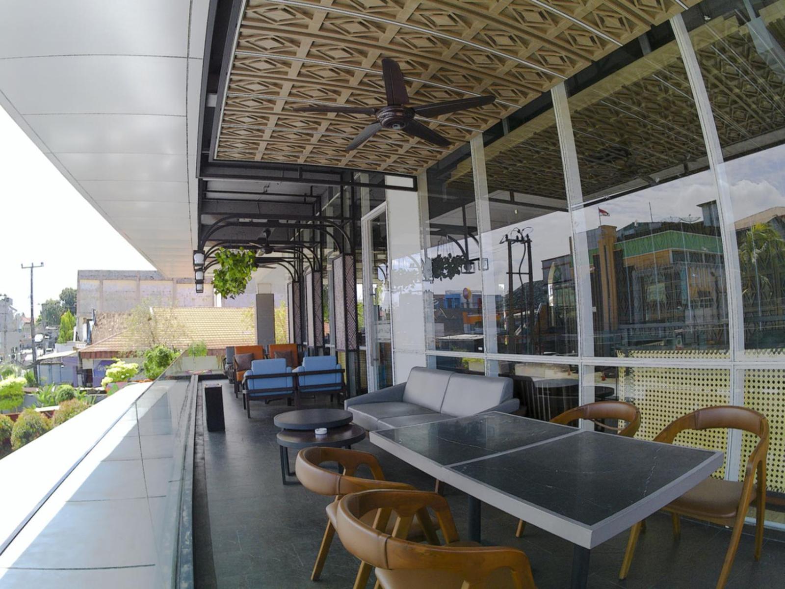Luminor Hotel Jambi Kebun Jeruk Bagian luar foto